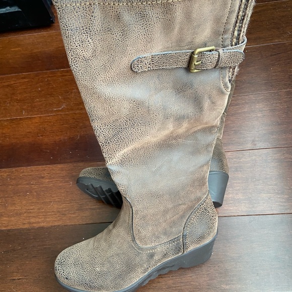 Hokus Pocus boots in excellent condition preowned size 10 - Picture 3 of 12